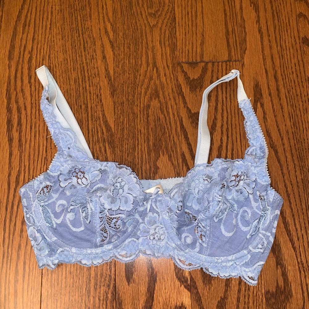 Victoria’s Secret Blue Lace Unlined Bra